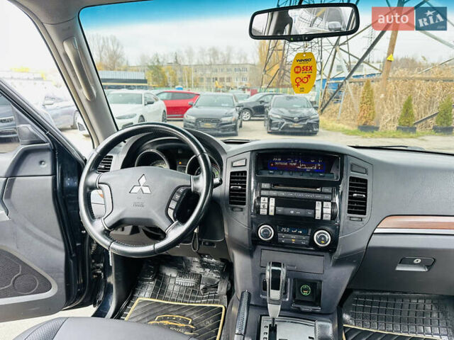 Черный Мицубиси Паджеро, объемом двигателя 2.97 л и пробегом 241 тыс. км за 11900 $, фото 19 на Automoto.ua