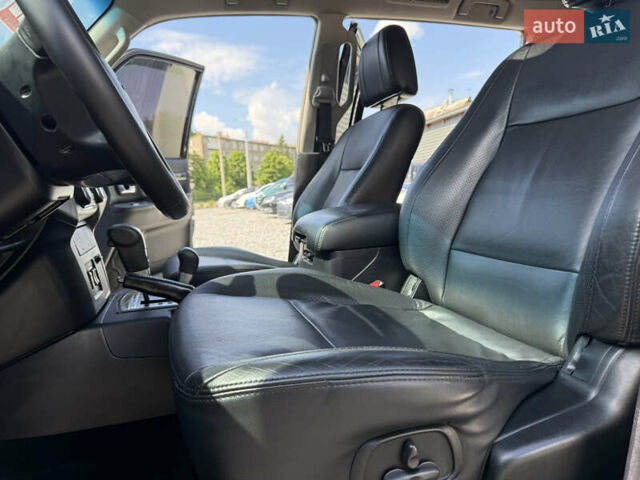 Чорний Міцубісі Паджеро, об'ємом двигуна 3.2 л та пробігом 260 тис. км за 12950 $, фото 16 на Automoto.ua