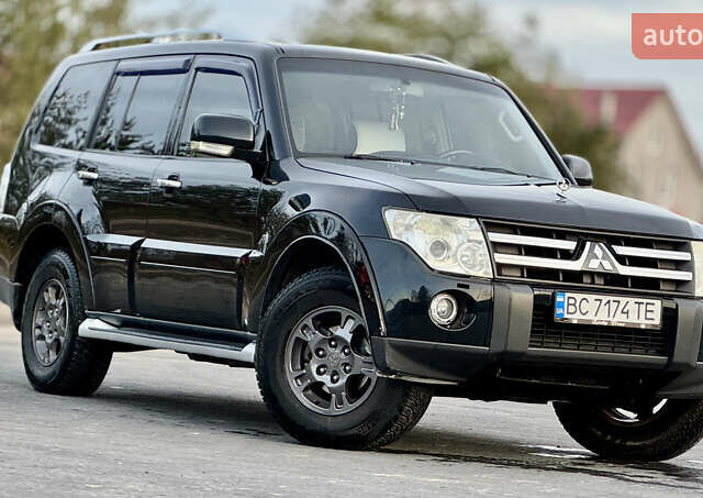 Черный Мицубиси Паджеро, объемом двигателя 3 л и пробегом 275 тыс. км за 9050 $, фото 1 на Automoto.ua