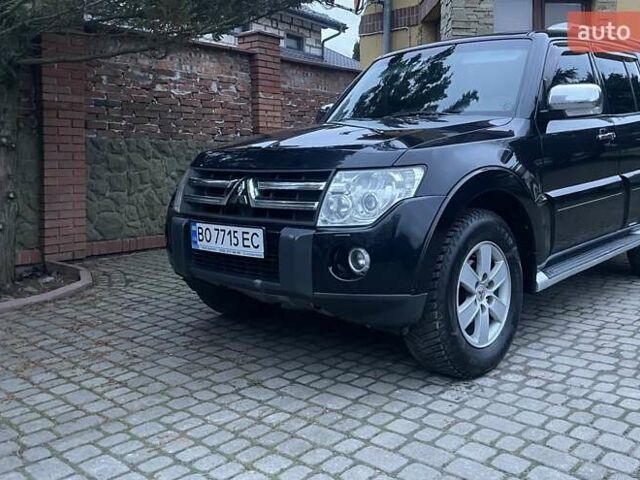 Чорний Міцубісі Паджеро, об'ємом двигуна 3 л та пробігом 260 тис. км за 10800 $, фото 2 на Automoto.ua