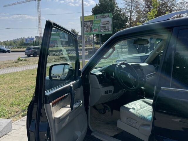 Чорний Міцубісі Паджеро, об'ємом двигуна 3 л та пробігом 215 тис. км за 11300 $, фото 7 на Automoto.ua