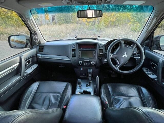 Мицубиси Паджеро 2007 в Краматорске на Automoto.ua Черный Мицубиси Паджеро, объемом двигателя 3 л и пробегом 300 тыс. км за 5500 $, фото 4 на Automoto.ua