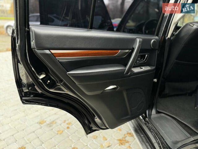 Чорний Міцубісі Паджеро, об'ємом двигуна 3.2 л та пробігом 209 тис. км за 11500 $, фото 27 на Automoto.ua