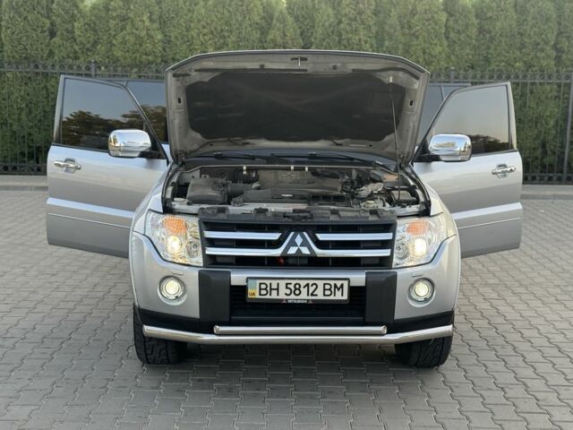 Черный Мицубиси Паджеро, объемом двигателя 2.4 л и пробегом 282 тыс. км за 13000 $, фото 8 на Automoto.ua