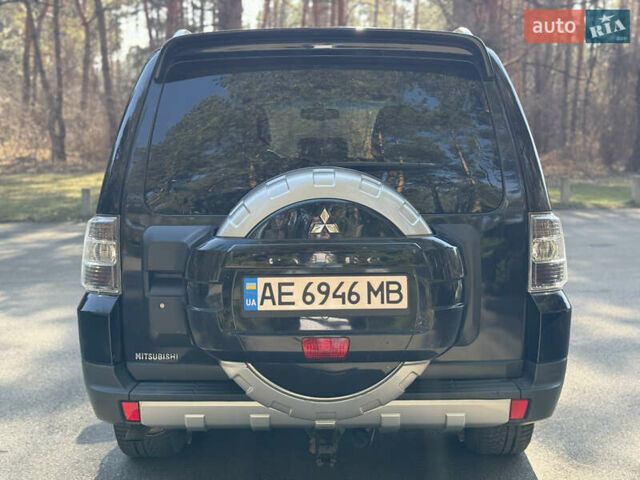 Черный Мицубиси Паджеро, объемом двигателя 3.2 л и пробегом 260 тыс. км за 11700 $, фото 10 на Automoto.ua
