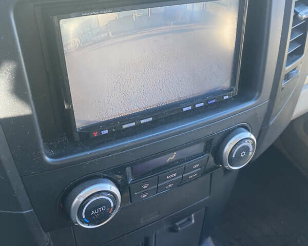 Черный Мицубиси Паджеро, объемом двигателя 3 л и пробегом 326 тыс. км за 8600 $, фото 19 на Automoto.ua