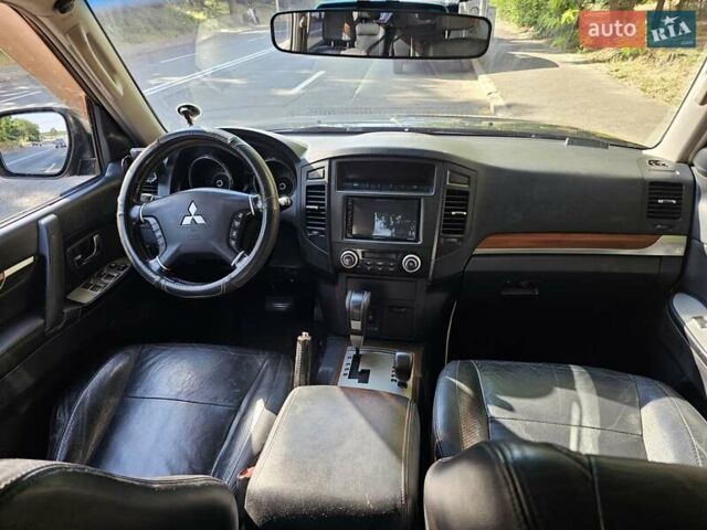 Чорний Міцубісі Паджеро, об'ємом двигуна 3 л та пробігом 210 тис. км за 11000 $, фото 15 на Automoto.ua