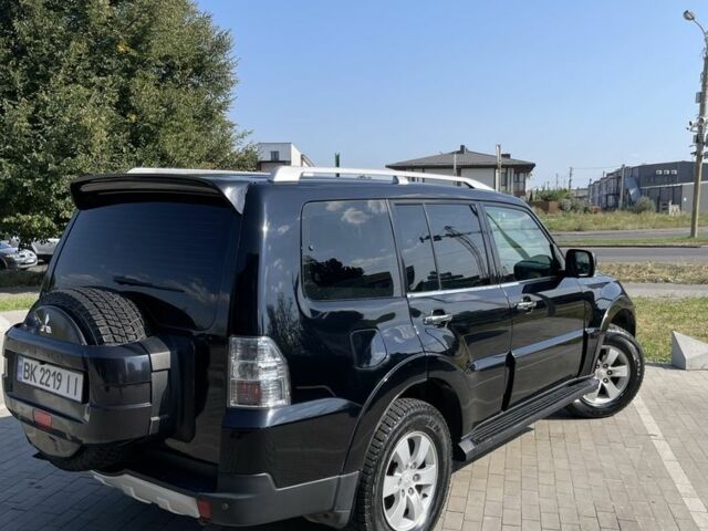 Чорний Міцубісі Паджеро, об'ємом двигуна 3 л та пробігом 215 тис. км за 11300 $, фото 4 на Automoto.ua