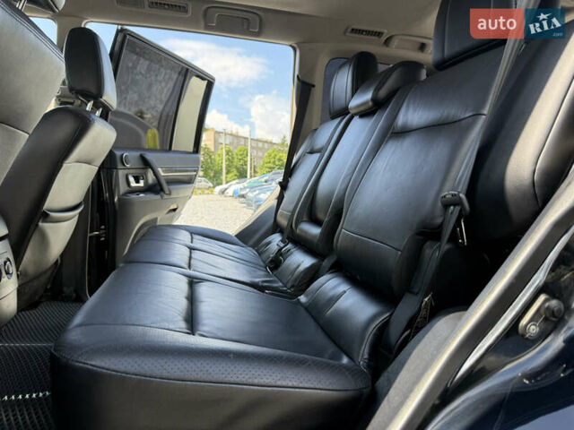 Чорний Міцубісі Паджеро, об'ємом двигуна 3.2 л та пробігом 260 тис. км за 12950 $, фото 8 на Automoto.ua