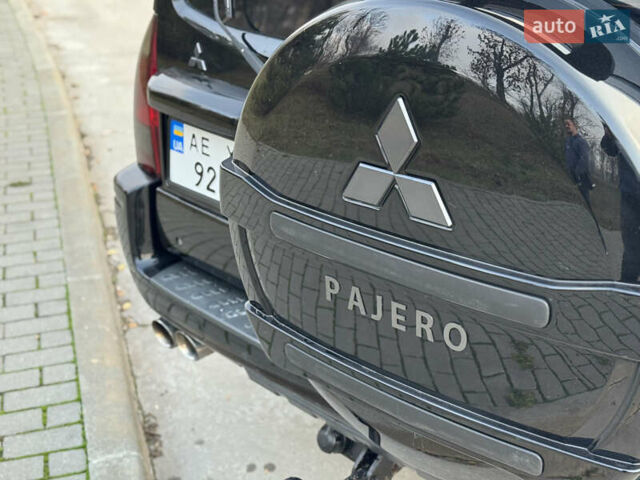 Чорний Міцубісі Паджеро, об'ємом двигуна 3.8 л та пробігом 260 тис. км за 10500 $, фото 13 на Automoto.ua