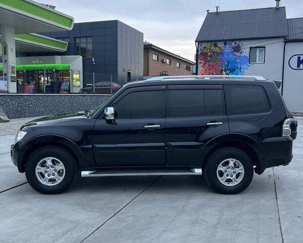 Чорний Міцубісі Паджеро, об'ємом двигуна 2.97 л та пробігом 228 тис. км за 10999 $, фото 13 на Automoto.ua