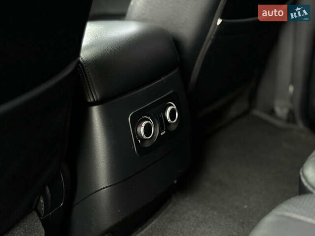 Чорний Міцубісі Паджеро, об'ємом двигуна 3.2 л та пробігом 209 тис. км за 11500 $, фото 29 на Automoto.ua
