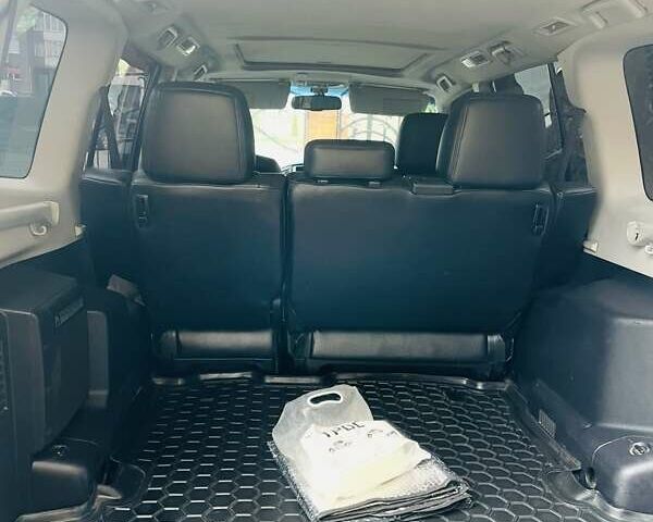 Чорний Міцубісі Паджеро, об'ємом двигуна 3 л та пробігом 260 тис. км за 10800 $, фото 49 на Automoto.ua