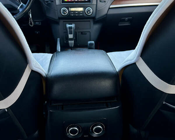 Черный Мицубиси Паджеро, объемом двигателя 3 л и пробегом 275 тыс. км за 9050 $, фото 34 на Automoto.ua