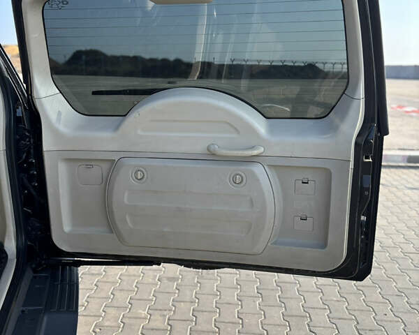 Черный Мицубиси Паджеро, объемом двигателя 2.97 л и пробегом 301 тыс. км за 11000 $, фото 14 на Automoto.ua