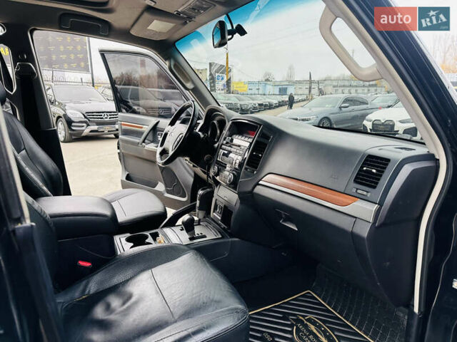 Черный Мицубиси Паджеро, объемом двигателя 2.97 л и пробегом 241 тыс. км за 11900 $, фото 22 на Automoto.ua