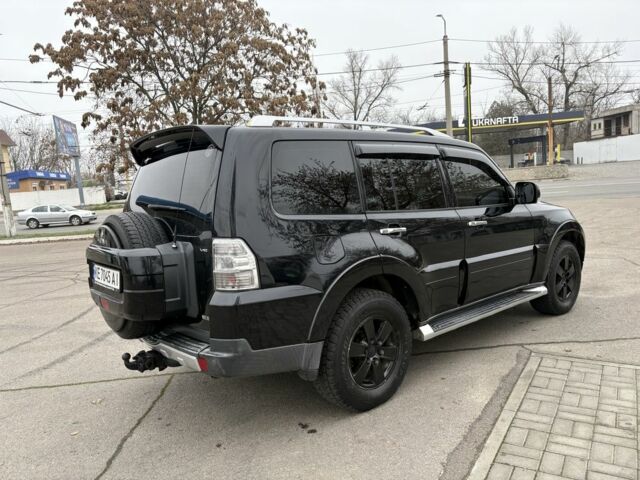 Чорний Міцубісі Паджеро, об'ємом двигуна 3 л та пробігом 192 тис. км за 10500 $, фото 3 на Automoto.ua