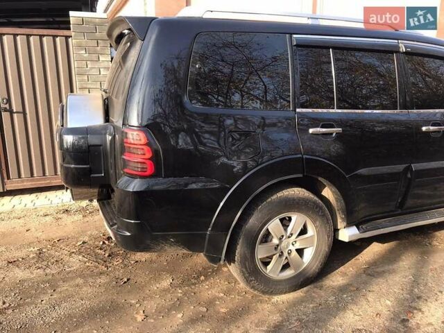 Чорний Міцубісі Паджеро, об'ємом двигуна 2.97 л та пробігом 360 тис. км за 11300 $, фото 5 на Automoto.ua