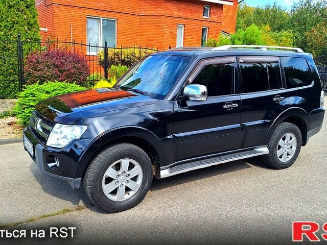 Черный Мицубиси Паджеро, объемом двигателя 3.8 л и пробегом 197 тыс. км за 11500 $, фото 1 на Automoto.ua