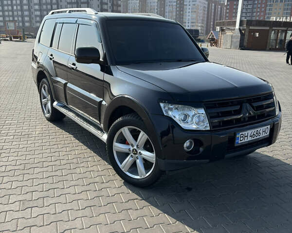 Черный Мицубиси Паджеро, объемом двигателя 2.97 л и пробегом 301 тыс. км за 11000 $, фото 1 на Automoto.ua