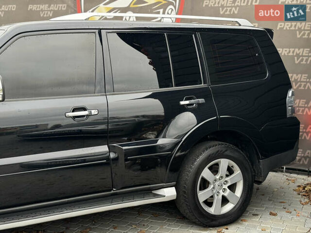 Чорний Міцубісі Паджеро, об'ємом двигуна 3.2 л та пробігом 209 тис. км за 11500 $, фото 7 на Automoto.ua