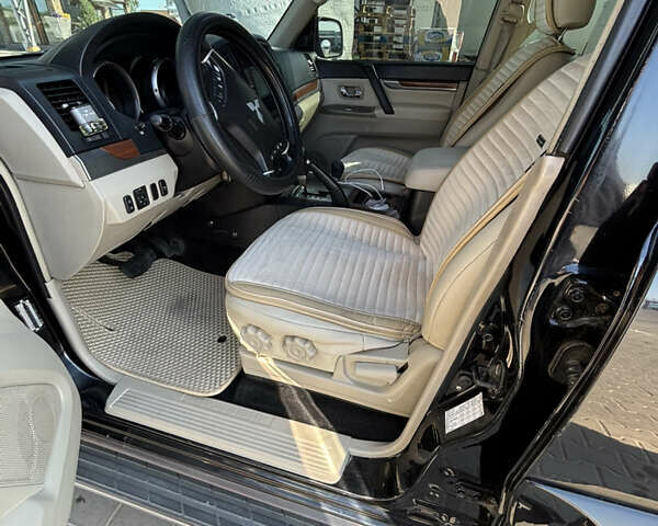 Черный Мицубиси Паджеро, объемом двигателя 2.97 л и пробегом 301 тыс. км за 11000 $, фото 30 на Automoto.ua