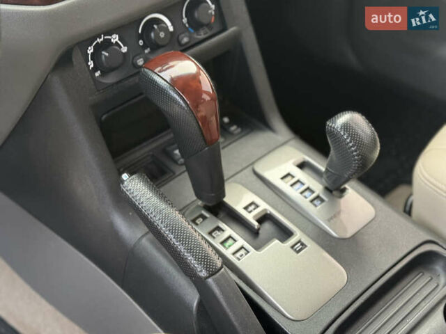 Чорний Міцубісі Паджеро, об'ємом двигуна 3.8 л та пробігом 260 тис. км за 10500 $, фото 19 на Automoto.ua