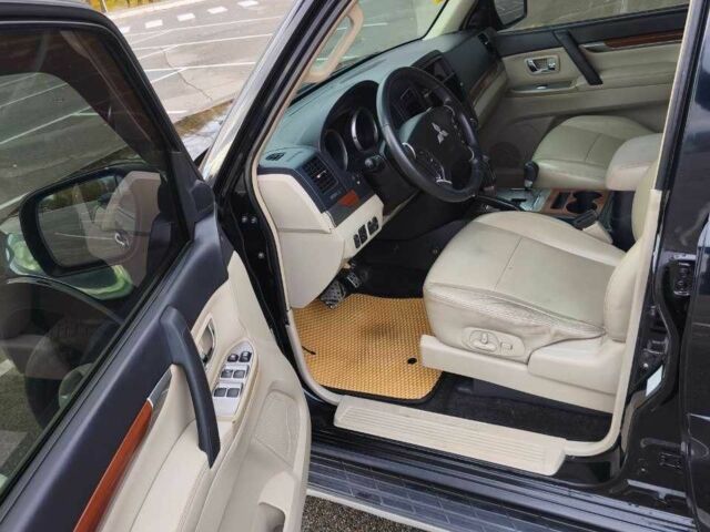 Міцубісі Паджеро 2007 у Києві на Automoto.ua Чорний Міцубісі Паджеро, об'ємом двигуна 3.8 л та пробігом 240 тис. км за 11500 $, фото 11 на Automoto.ua