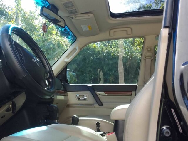 Черный Мицубиси Паджеро, объемом двигателя 3 л и пробегом 47 тыс. км за 17800 $, фото 3 на Automoto.ua