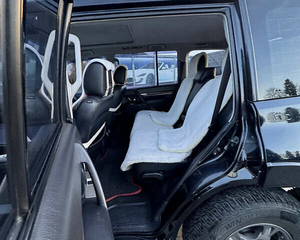 Черный Мицубиси Паджеро, объемом двигателя 3 л и пробегом 275 тыс. км за 9050 $, фото 26 на Automoto.ua