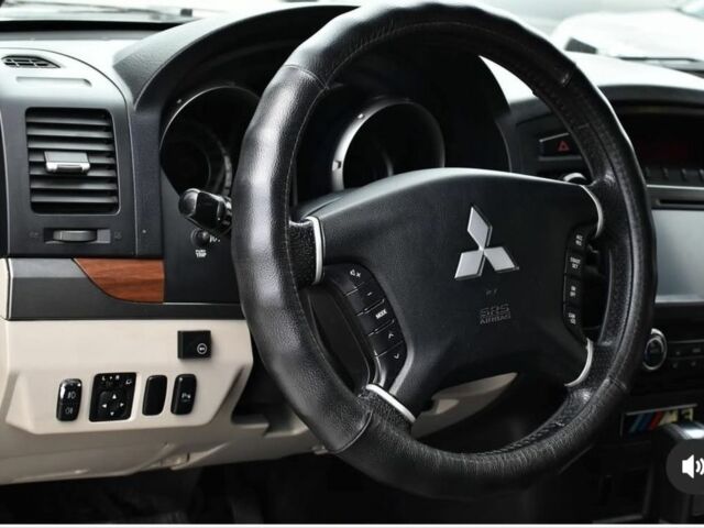 Черный Мицубиси Паджеро, объемом двигателя 0 л и пробегом 165 тыс. км за 11500 $, фото 2 на Automoto.ua