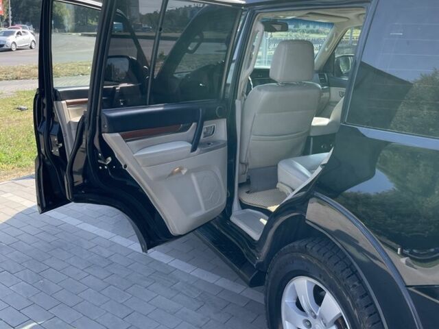 Чорний Міцубісі Паджеро, об'ємом двигуна 3 л та пробігом 215 тис. км за 11300 $, фото 8 на Automoto.ua