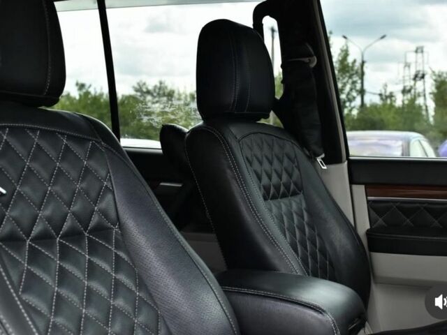 Черный Мицубиси Паджеро, объемом двигателя 0 л и пробегом 165 тыс. км за 11500 $, фото 8 на Automoto.ua