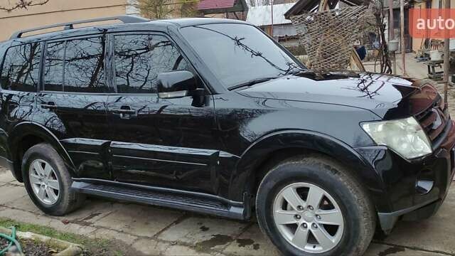 Черный Мицубиси Паджеро, объемом двигателя 3 л и пробегом 262 тыс. км за 10999 $, фото 4 на Automoto.ua