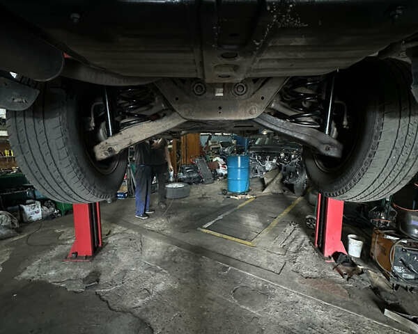 Чорний Міцубісі Паджеро, об'ємом двигуна 3.8 л та пробігом 240 тис. км за 11800 $, фото 5 на Automoto.ua