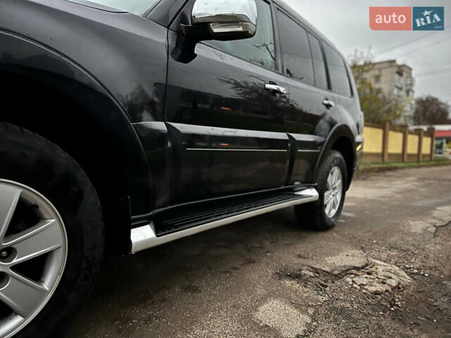 Чорний Міцубісі Паджеро, об'ємом двигуна 3 л та пробігом 169 тис. км за 14150 $, фото 4 на Automoto.ua