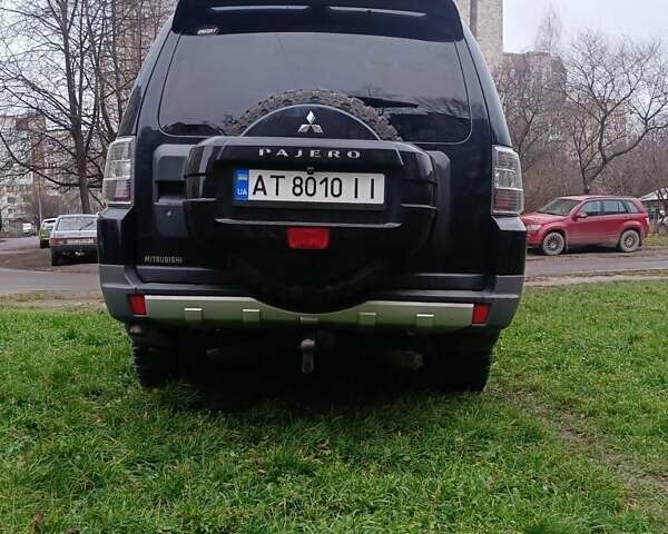Черный Мицубиси Паджеро, объемом двигателя 3.2 л и пробегом 249 тыс. км за 13500 $, фото 3 на Automoto.ua