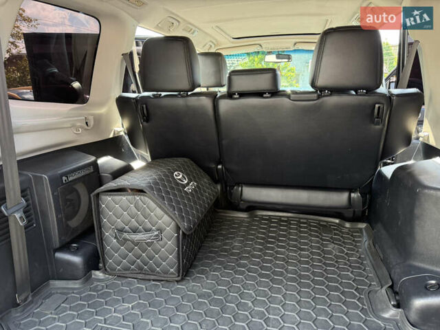 Чорний Міцубісі Паджеро, об'ємом двигуна 3.2 л та пробігом 260 тис. км за 12950 $, фото 13 на Automoto.ua