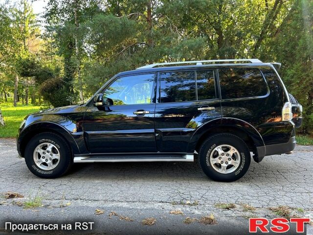 Черный Мицубиси Паджеро, объемом двигателя 3 л и пробегом 250 тыс. км за 10200 $, фото 6 на Automoto.ua