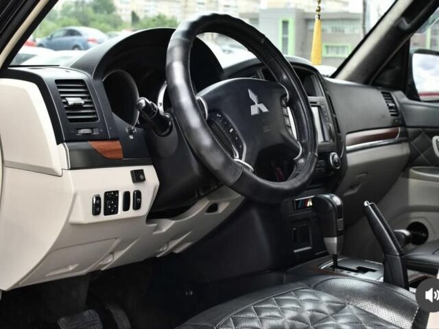 Черный Мицубиси Паджеро, объемом двигателя 0 л и пробегом 165 тыс. км за 11500 $, фото 3 на Automoto.ua