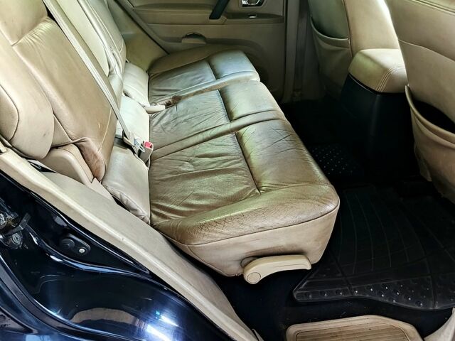 Чорний Міцубісі Паджеро, об'ємом двигуна 3 л та пробігом 344 тис. км за 10700 $, фото 5 на Automoto.ua