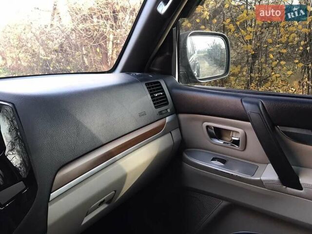 Чорний Міцубісі Паджеро, об'ємом двигуна 2.97 л та пробігом 360 тис. км за 11300 $, фото 11 на Automoto.ua