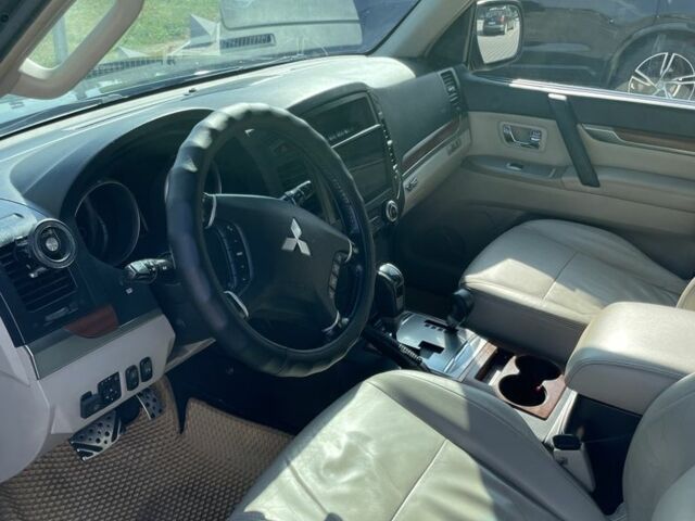 Чорний Міцубісі Паджеро, об'ємом двигуна 3 л та пробігом 215 тис. км за 11300 $, фото 12 на Automoto.ua
