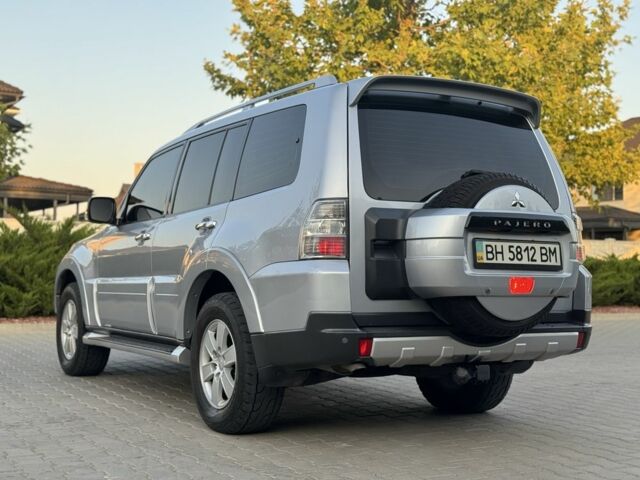 Черный Мицубиси Паджеро, объемом двигателя 2.4 л и пробегом 282 тыс. км за 13000 $, фото 6 на Automoto.ua