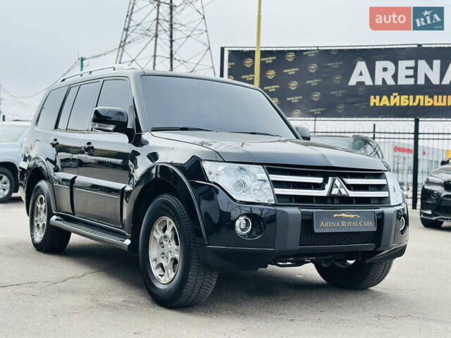 Черный Мицубиси Паджеро, объемом двигателя 2.97 л и пробегом 241 тыс. км за 11900 $, фото 8 на Automoto.ua