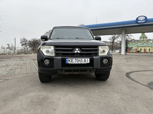 Чорний Міцубісі Паджеро, об'ємом двигуна 3 л та пробігом 192 тис. км за 10500 $, фото 2 на Automoto.ua