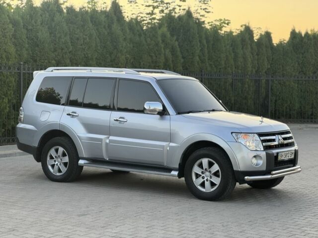 Черный Мицубиси Паджеро, объемом двигателя 2.4 л и пробегом 282 тыс. км за 13000 $, фото 3 на Automoto.ua