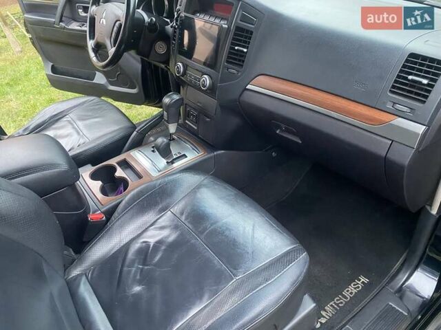 Черный Мицубиси Паджеро, объемом двигателя 2.97 л и пробегом 122 тыс. км за 12500 $, фото 8 на Automoto.ua