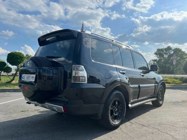 Чорний Міцубісі Паджеро, об'ємом двигуна 3 л та пробігом 219 тис. км за 11500 $, фото 3 на Automoto.ua