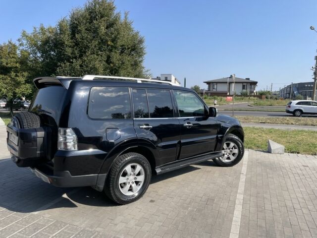 Чорний Міцубісі Паджеро, об'ємом двигуна 3 л та пробігом 215 тис. км за 11300 $, фото 5 на Automoto.ua